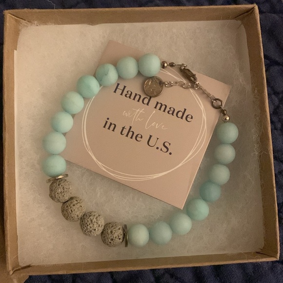 Young Living Turquoise Diffuser Bracelet - Picture 2 of 3